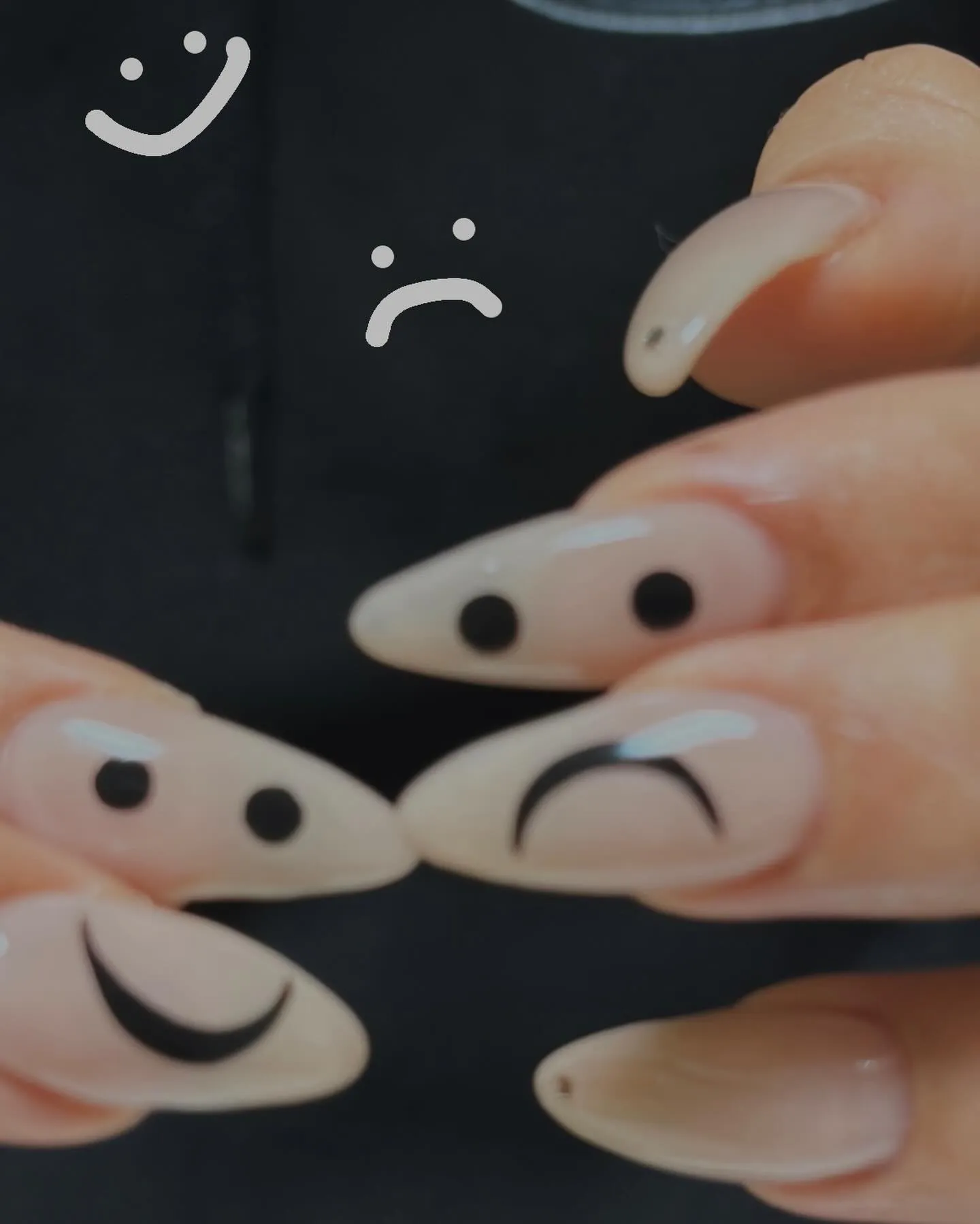 ✌︎( ◠‿◠ )✌︎🤍🤍🤍